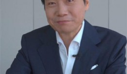 抖音网红韩伟吃瓜图片,揭秘娱乐圈幕后真相